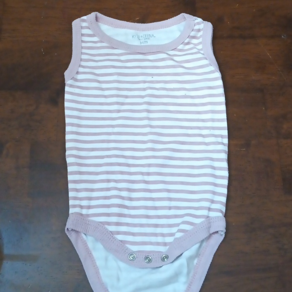 Baby girl onsie 3-6 month